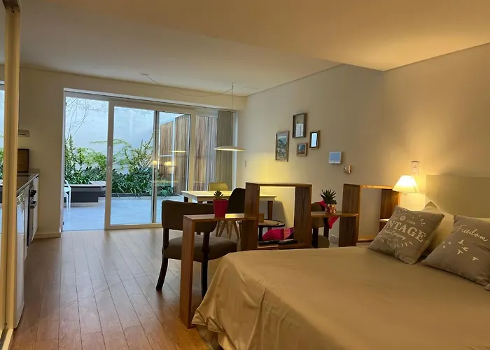 Plaza Sarmiento, Moderno Loft Con Patio